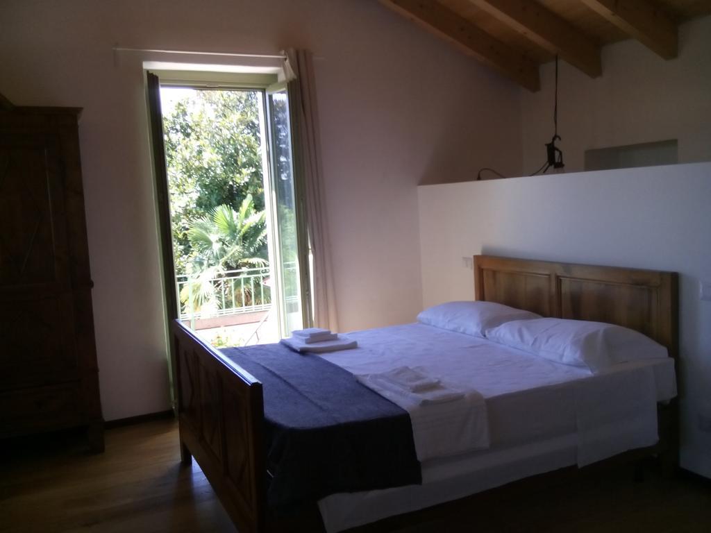 Appartamento La Camelia Ameno Chambre photo
